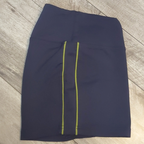 Free with purchase Navy Shorts - Picture 2 of 2